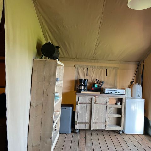 CANVAS AND WOOD TENT 6 people
