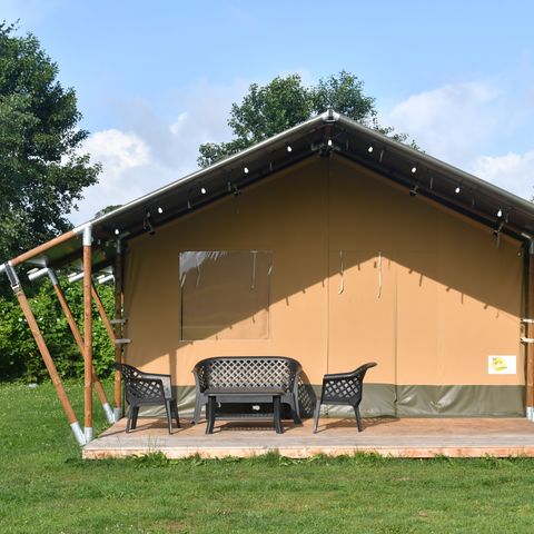 CANVAS AND WOOD TENT 4 people - including sanitary facilities