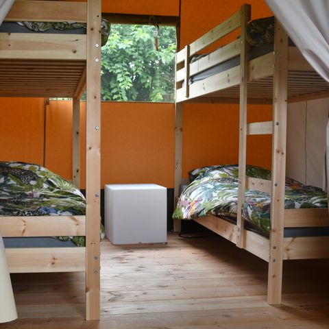 Canvas and wooden tent 6 persons - including toilet