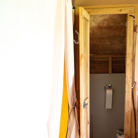Canvas and wooden tent 6 persons - including toilet