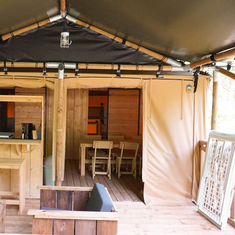Canvas and wooden tent 6 persons - incl. lakeside sanitary facilities