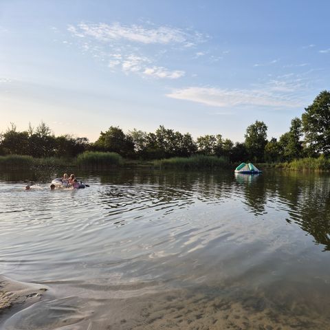 Canvas and wooden tent 6 persons - incl. lakeside sanitary facilities