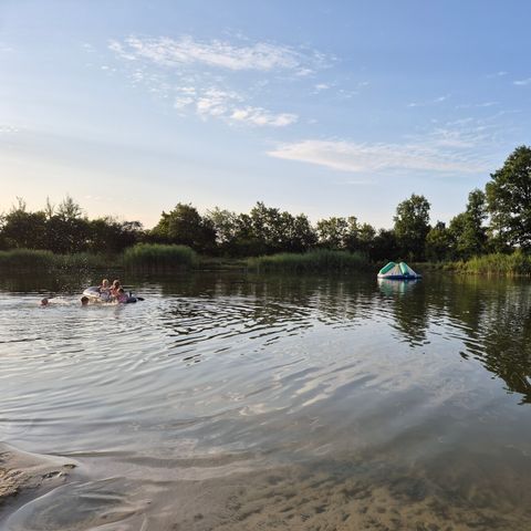 Canvas and wooden tent 6 persons - incl. lakeside sanitary facilities