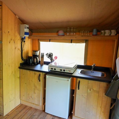 Canvas and wooden tent 4 persons - including toilet