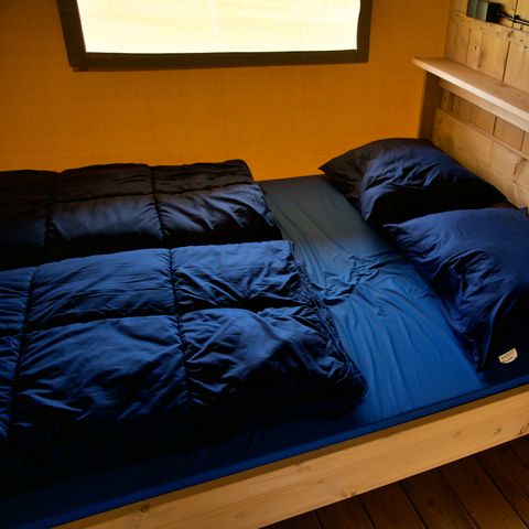 CANVAS AND WOOD TENT 4 people - incl. lakeside sanitary facilities