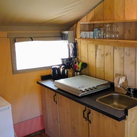 Canvas and wooden tent 5 persons - incl. lakeside sanitary facilities