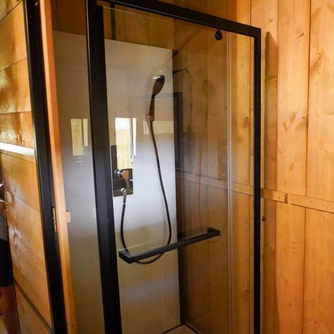 Canvas and wooden tent 5 persons - incl. lakeside sanitary facilities