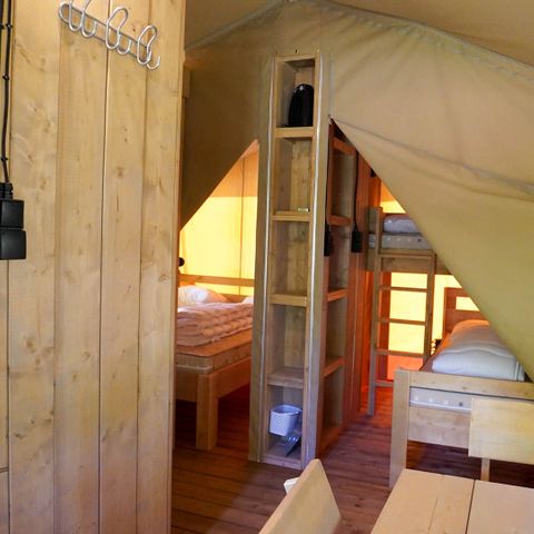 Canvas and wooden tent 5 persons - incl. lakeside sanitary facilities