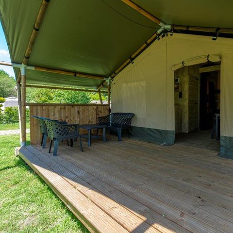 Canvas and wooden tent 6 persons - incl. sanitary facilities with slide