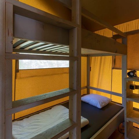 CANVAS AND WOOD TENT 6 people - incl. sanitary facilities with slide