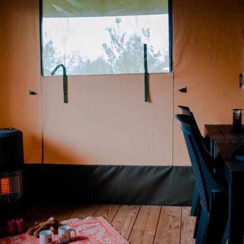 Canvas and wooden tent 6 persons - including sanitary facilities