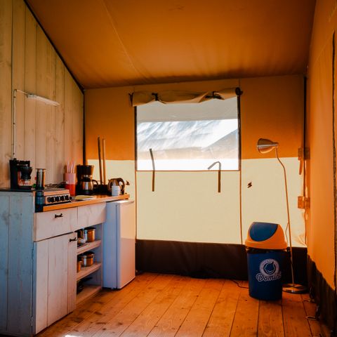 Canvas and wooden tent 6 persons - including sanitary facilities
