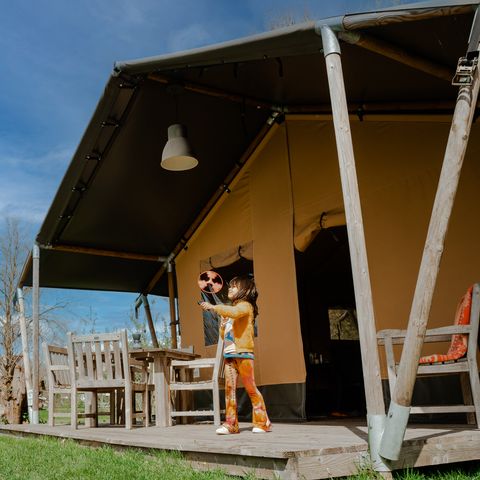 Canvas and wooden tent 6 persons - including sanitary facilities