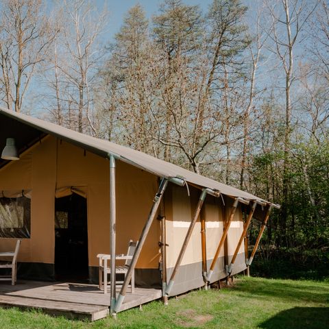 Canvas and wooden tent 6 persons - including sanitary facilities