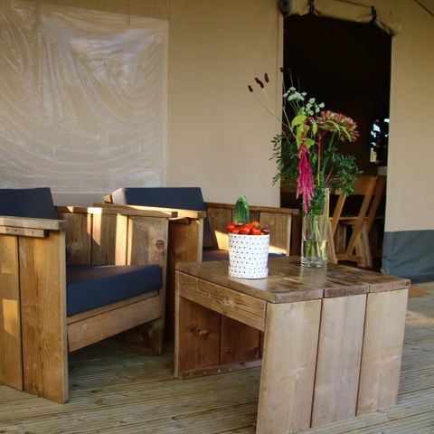 Canvas and wooden tent 5 persons - including sanitary facilities