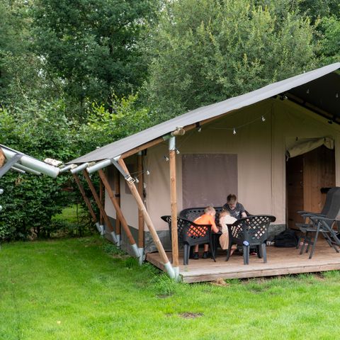 Canvas and wooden tent 4 persons - including sanitary facilities