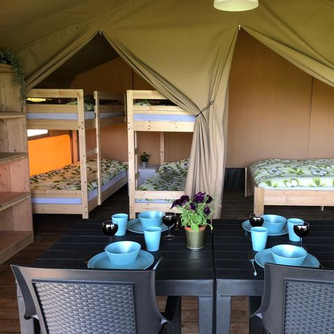 CANVAS AND WOOD TENT 6 people