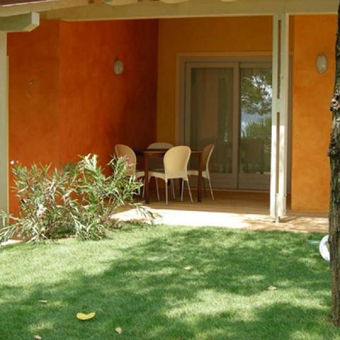 Apartment 6 persons - MIMOSA (with a small garden)