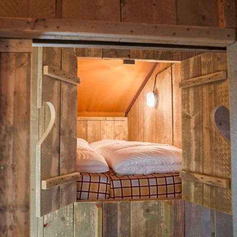 CANVAS AND WOOD TENT 6 people - Safari Lodge | 3 Ch. | 6 Pers. | 1 SDB | Clim.
