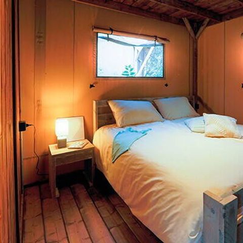 CANVAS AND WOOD TENT 6 people - Safari Lodge Tent | 3 Bedrooms | 6 Pers. | Raised terrace | Air conditioning