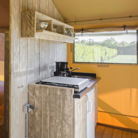 CANVAS AND WOOD TENT 4 people