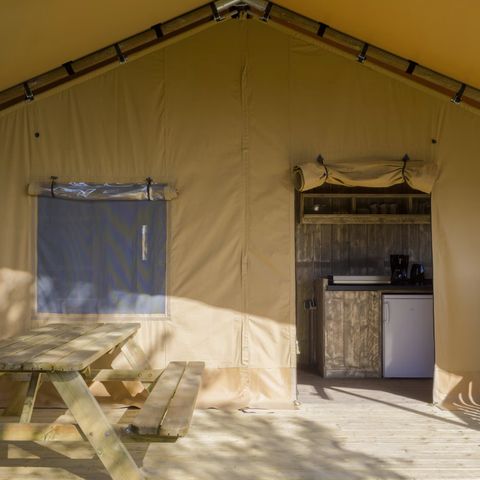 CANVAS AND WOOD TENT 4 people