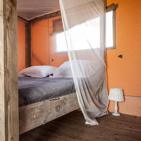 Canvas and wooden tent 6 persons - (SAF6)