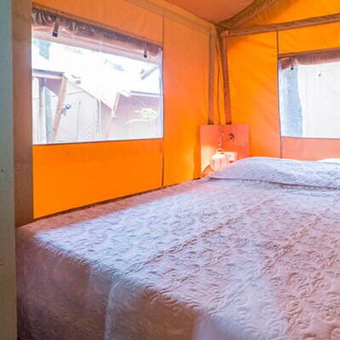 CANVAS AND WOOD TENT 6 people - Tente Safari | 3 Ch. | 6 Pers. | 1 SDB | Clim.