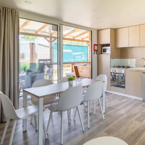 Mobile home 7 persons - Mobil-home | Ultimate Plus | 3 Bedrooms | 6/8 Pers | Terrace Lounge | 2 bathrooms | Air conditioning | TV | By Roan
