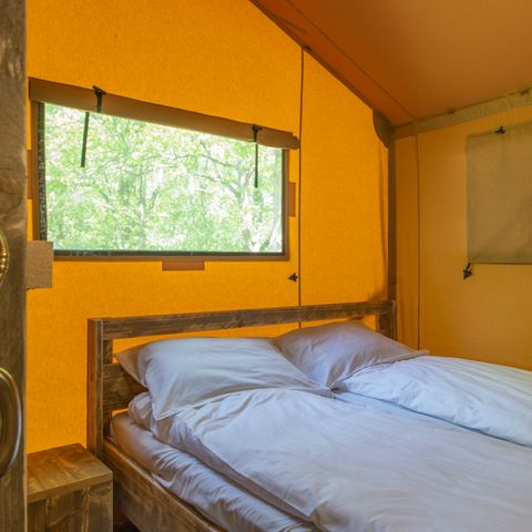 CANVAS AND WOOD TENT 6 people