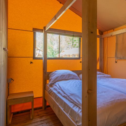 CANVAS AND WOOD TENT 4 people