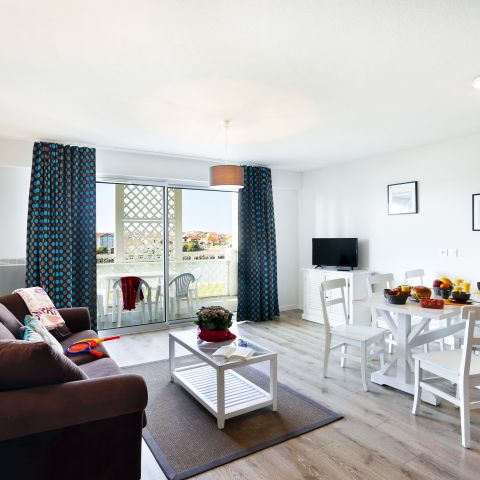 APARTMENT 8 people - G/348_4 ROOMS SLEEPS 8