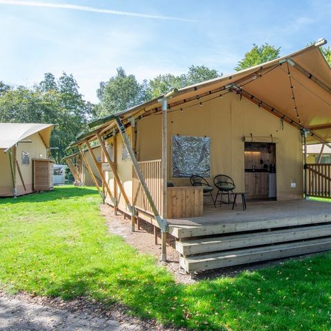 Canvas and wooden tent 4 persons