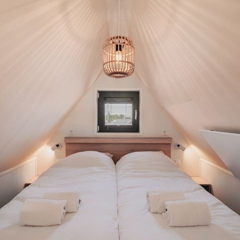 UNUSUAL ACCOMMODATION 4 people