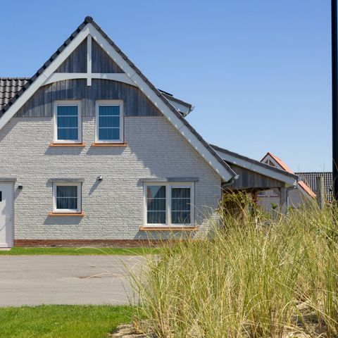 HOUSE 10 people - V10 Luxury