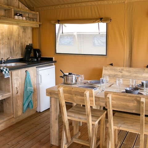 CANVAS AND WOOD TENT 4 people