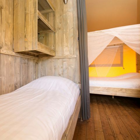 CANVAS AND WOOD TENT 4 people