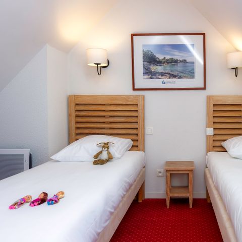 APARTMENT 7 people - G/295_3 ROOMS CABIN 6/7 PERSONS SWIMMING POOL SIDE