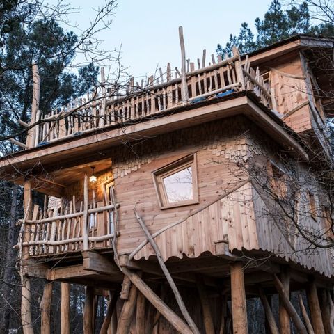 UNUSUAL ACCOMMODATION 4 people - Tree house BD400