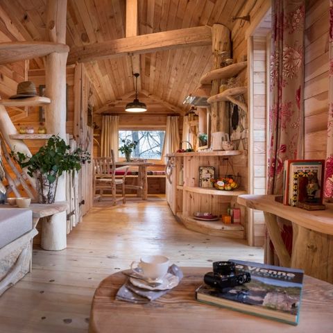 UNUSUAL ACCOMMODATION 4 people - Tree house BD400
