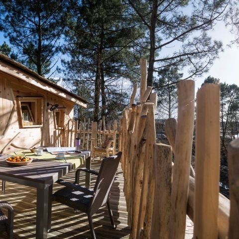 UNUSUAL ACCOMMODATION 4 people - Tree house BD400
