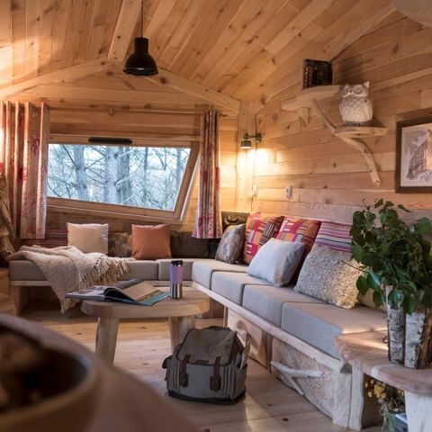 UNUSUAL ACCOMMODATION 4 people - Tree house BD400