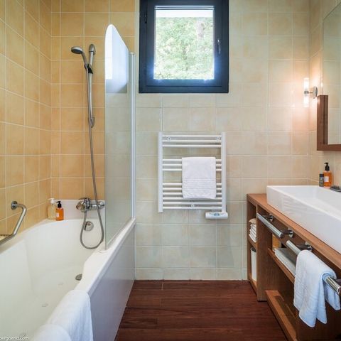 BUNGALOW 4 people - VIP Pagoda BF140