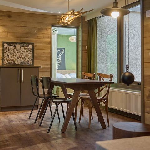 UNUSUAL ACCOMMODATION 4 people - Into the Wild CH2741