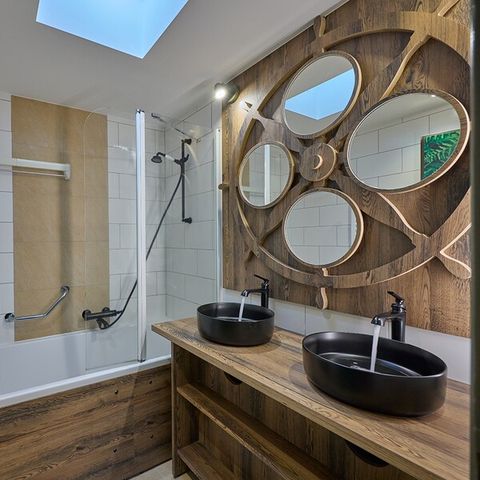 UNUSUAL ACCOMMODATION 6 people - Into the Wild CH2742