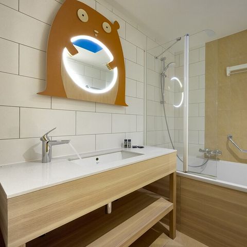 UNUSUAL ACCOMMODATION 6 people - Mini World CH2744
