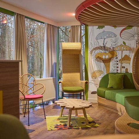 UNUSUAL ACCOMMODATION 6 people - Mini World CH2744