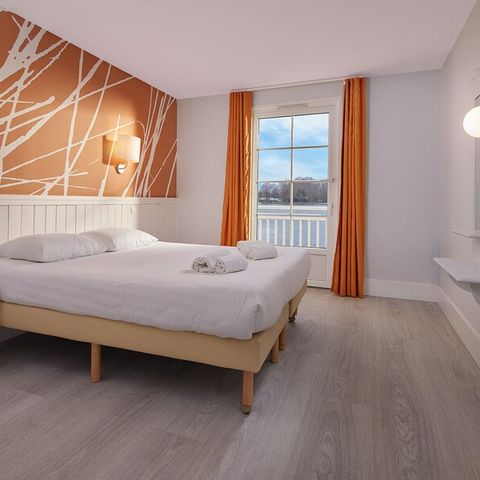 BUNGALOW 8 people - Lakeside cottage sleeps 8