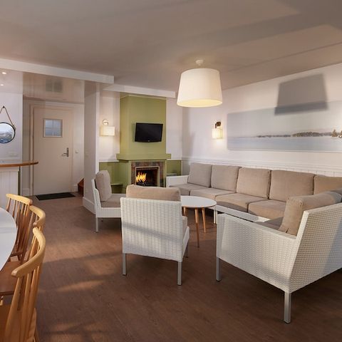 BUNGALOW 8 people - Lakeside cottage sleeps 8