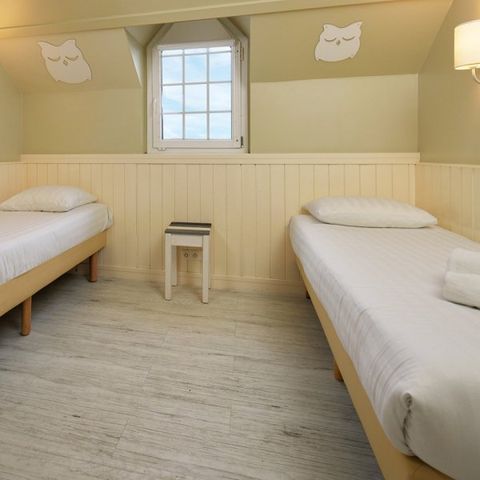 BUNGALOW 8 people - Lakeside cottage sleeps 8